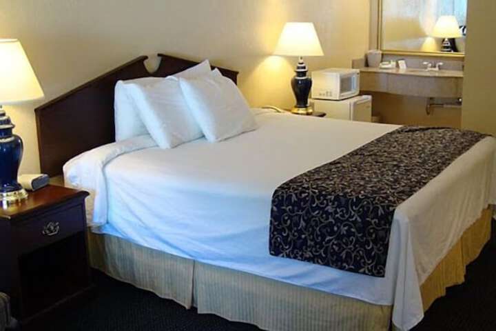 Room 10 of 39