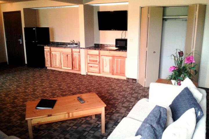FairBridge Inn Suites & Outlaw Conference Center  Kalispell