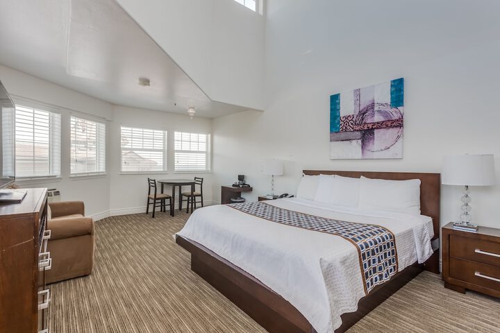Pacifica Beach Hotel