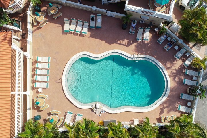 Tortuga Inn Beach Resort