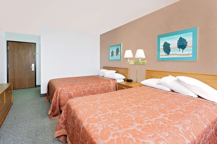 Room 33 of 41