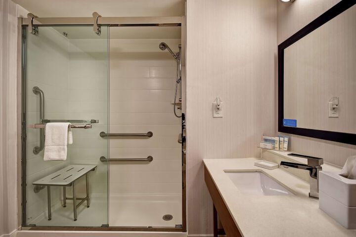 Room 14 of 32
