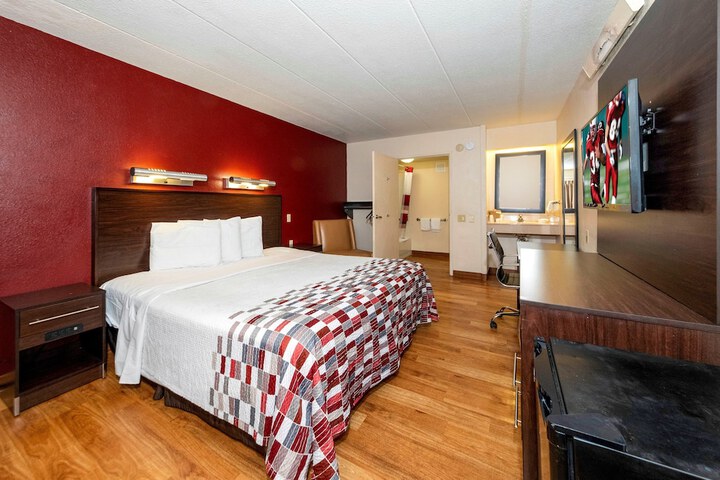 Room 13 of 25