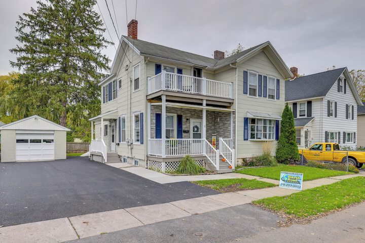 Pet-friendly Auburn Apartment w / Balcony!