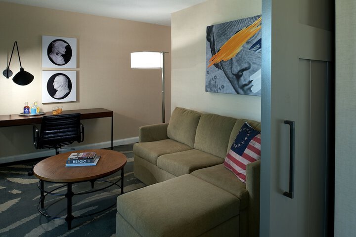 Room 34 of 82