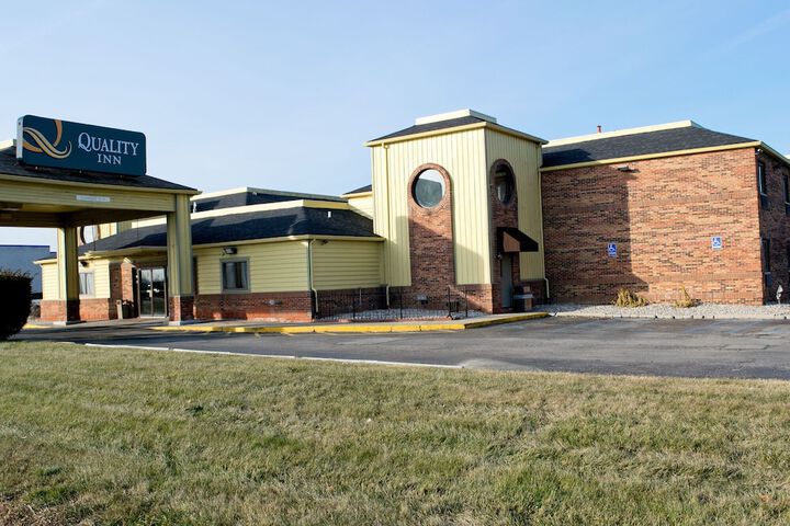 Hotel 4 of 57