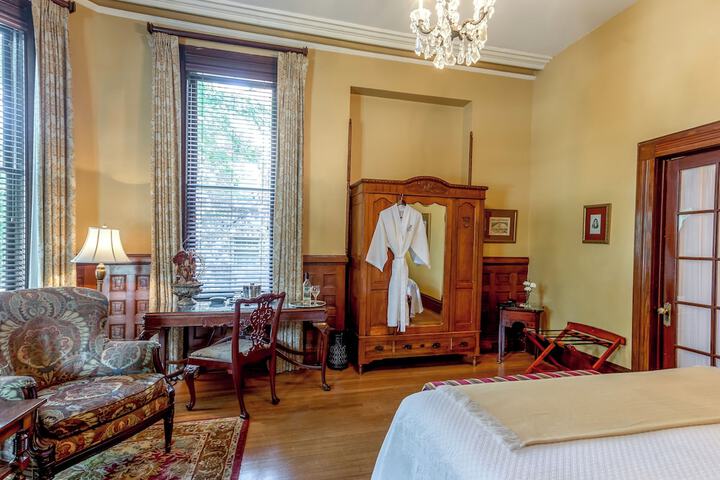 Room 29 of 141