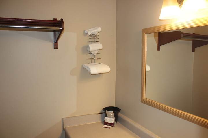 Room 32 of 57