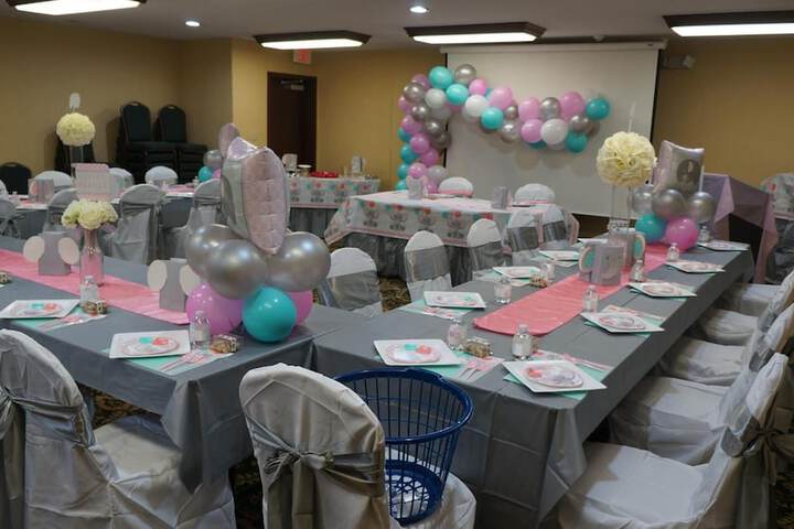 Ballroom/Hall 37 of 44