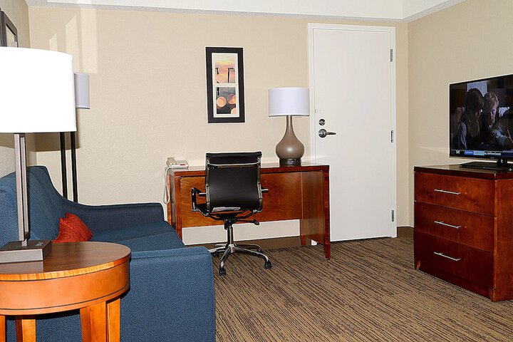 Room 25 of 42