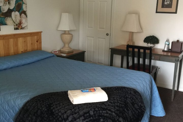 Rustic Inn Motel
