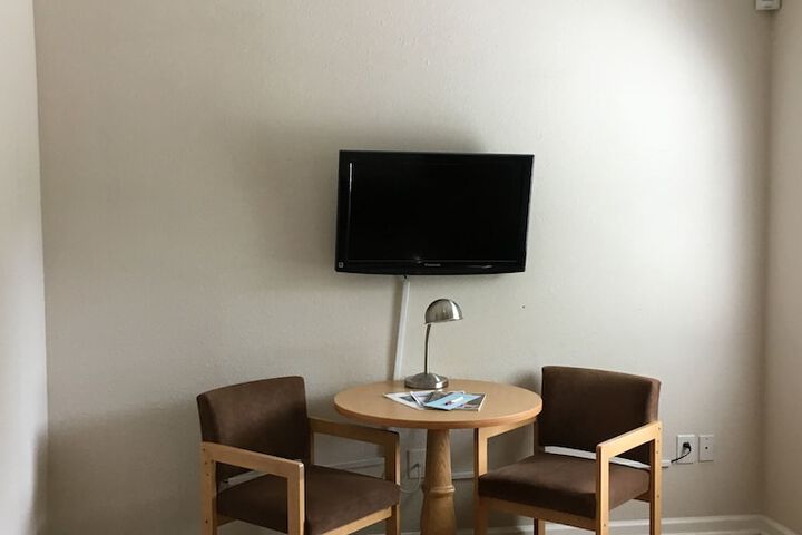 Room 40 of 173