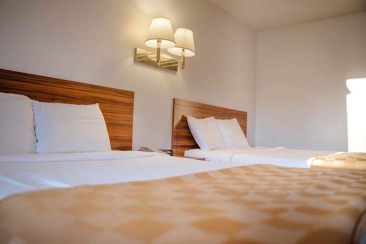 Room 10 of 25