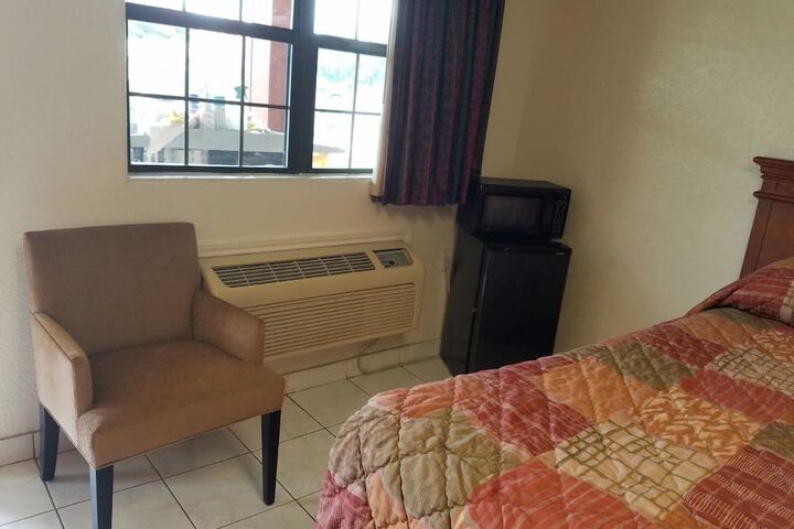 Room 21 of 30