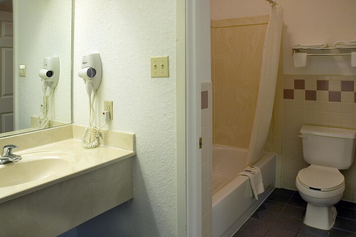 Room 14 of 30