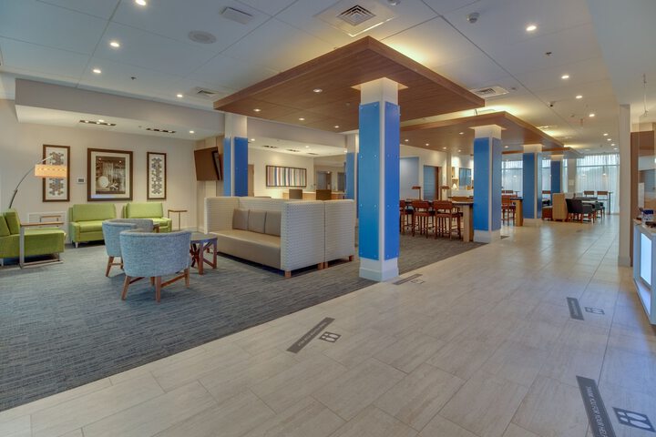 Holiday Inn Express & Suites Union City by IHG