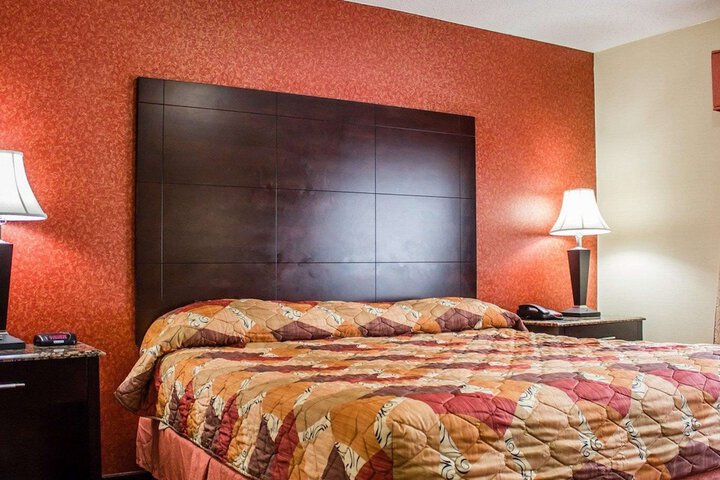 Room 28 of 33