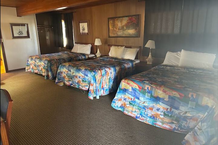 Room 17 of 35