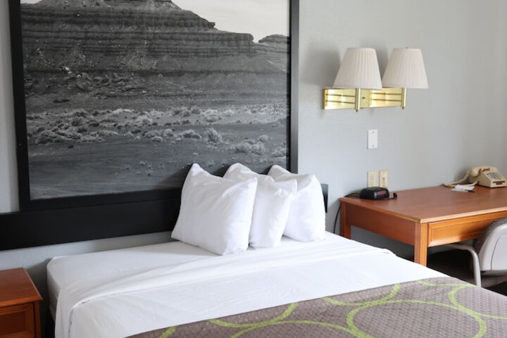 Room 43 of 47