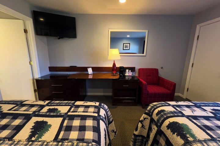 Room 32 of 81