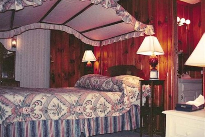 Room 62 of 104