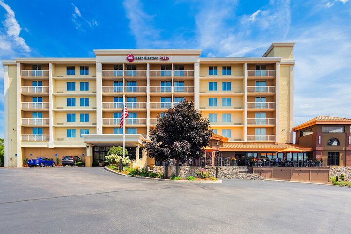 Hotel Exterior 41 of 41