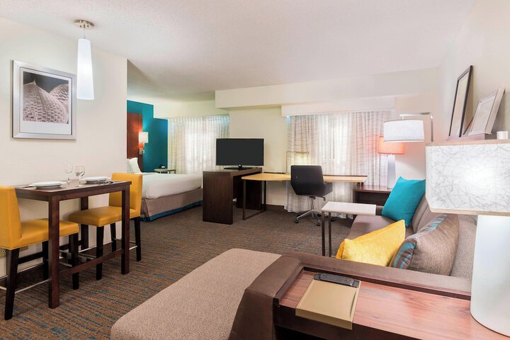 Room 10 of 22