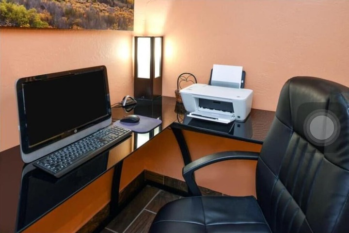 Business Center 20 of 20
