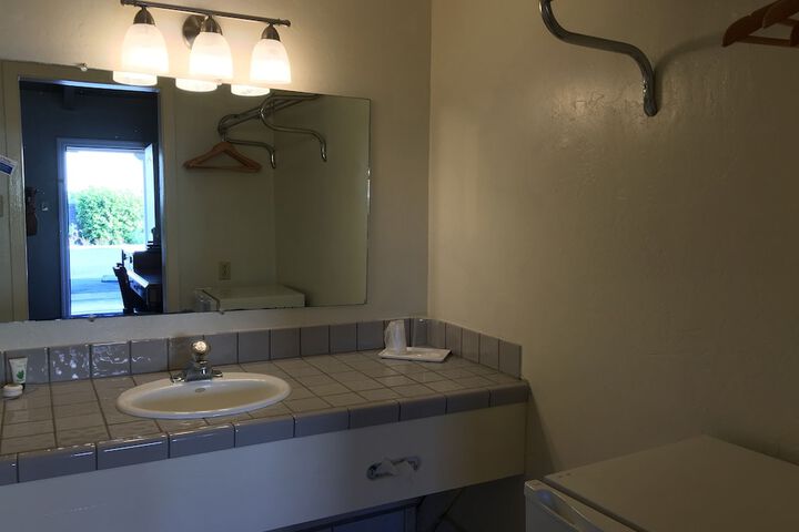 Discovery Inn