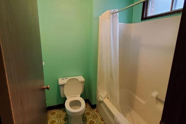 Room 15 of 35