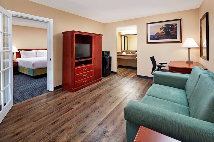 Room 13 of 23