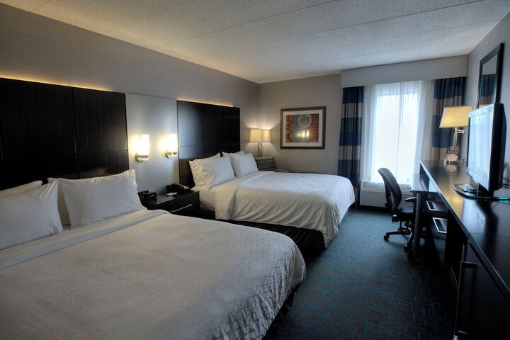 Holiday Inn Express Janesville - I-90 & US Hwy 14 by IHG