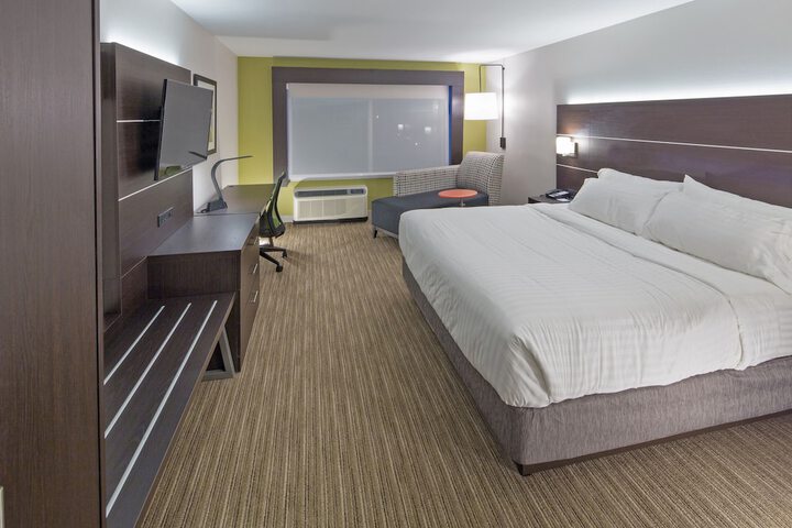 Room 11 of 29