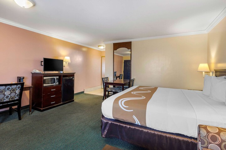 Room 33 of 39