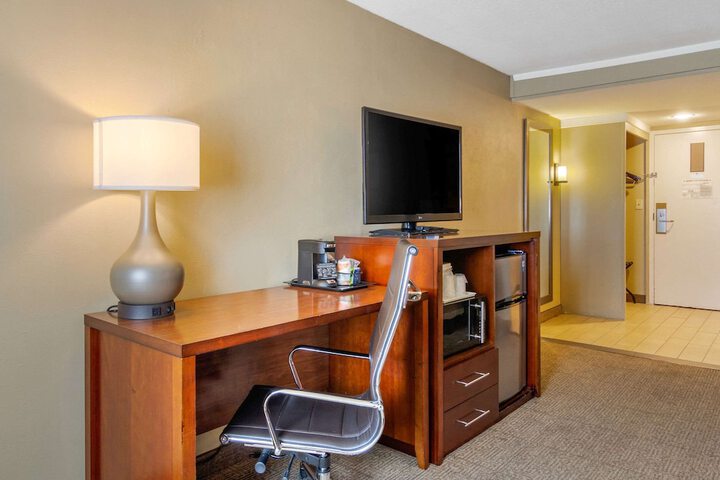 Room 30 of 51