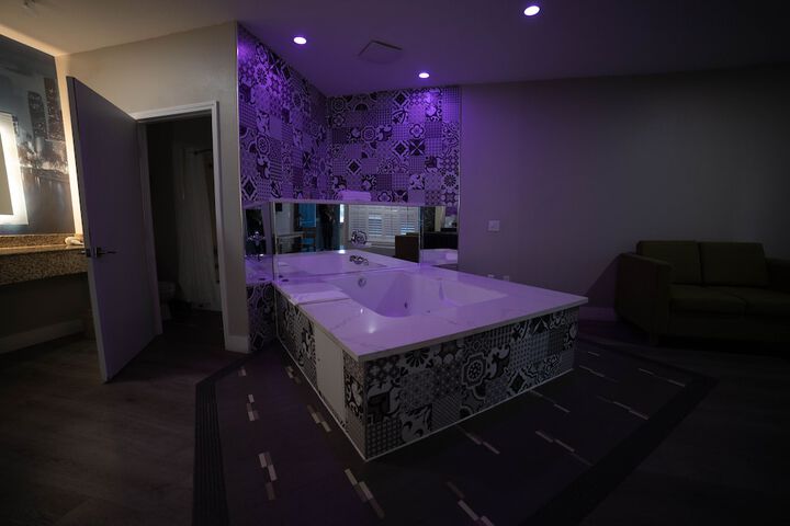 Room 50 of 67