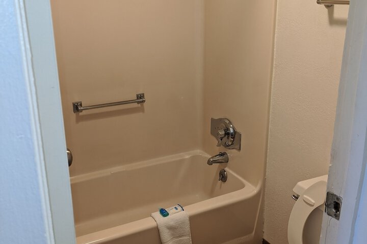 Room 7 of 24