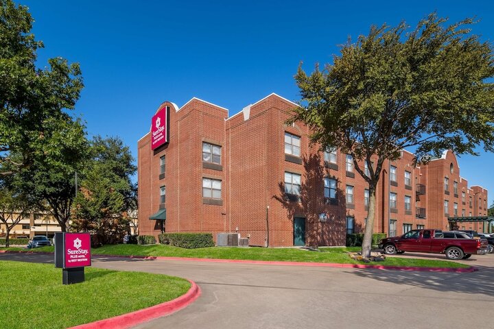 Hotel 4 of 73