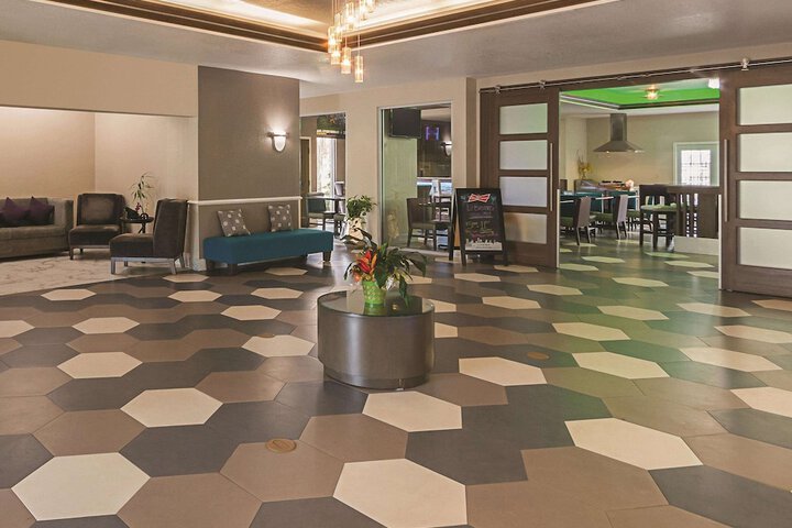 Hotel Interior 10 of 43