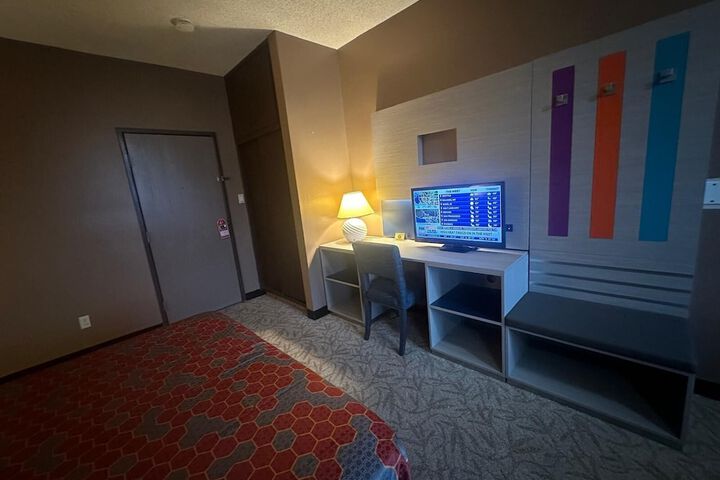 Room 23 of 28