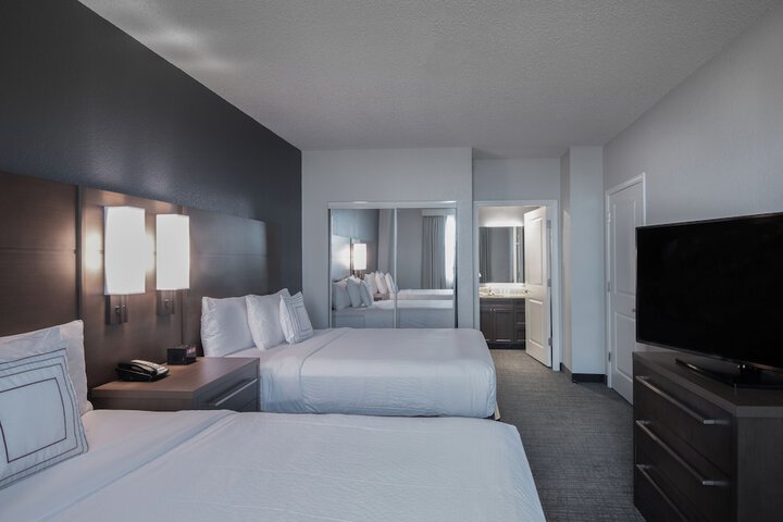 Room 12 of 25