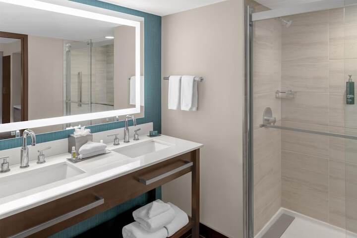 DoubleTree by Hilton Lubbock University Area