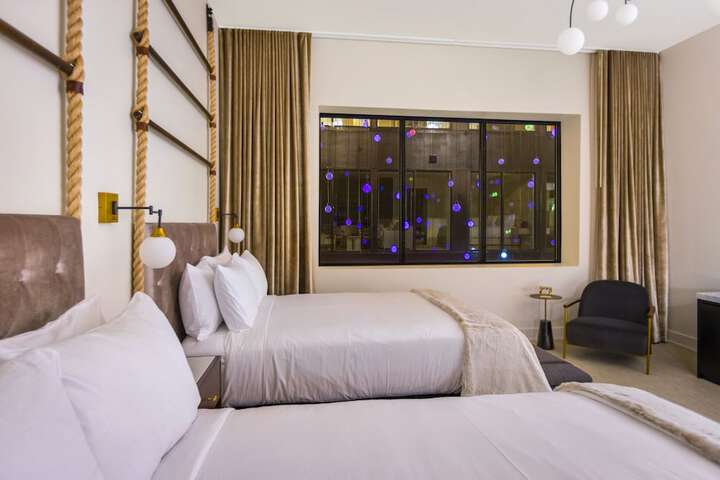Room 25 of 110