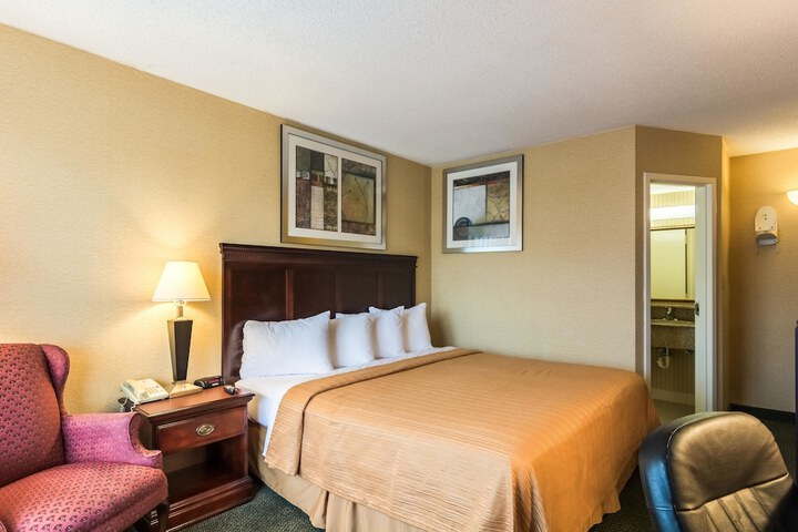 Room 34 of 48