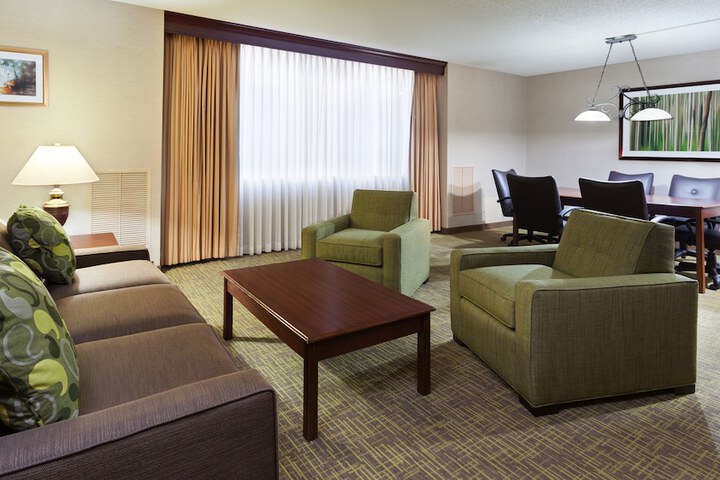 Holiday Inn Cincinnati Airport by IHG