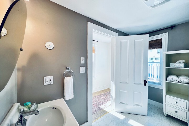 Admirals Quarters Inn