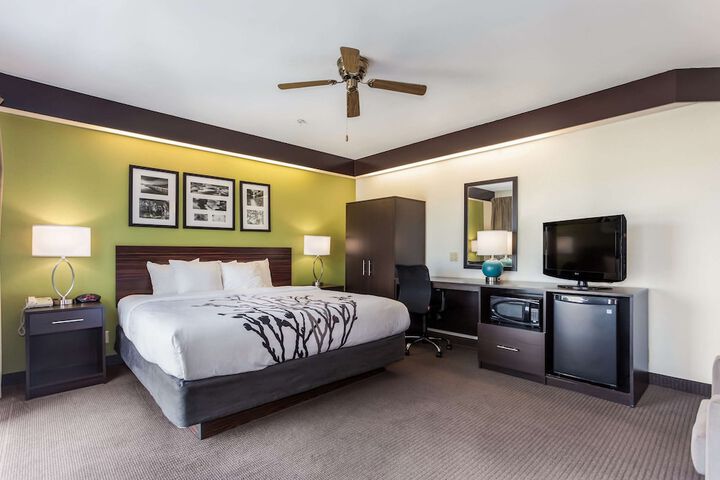 Room 20 of 33