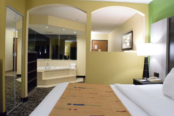 Room 17 of 23