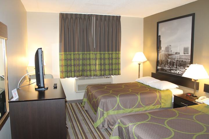 Room 10 of 12