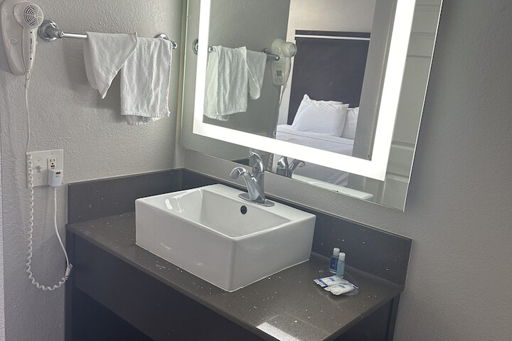 Room 15 of 20